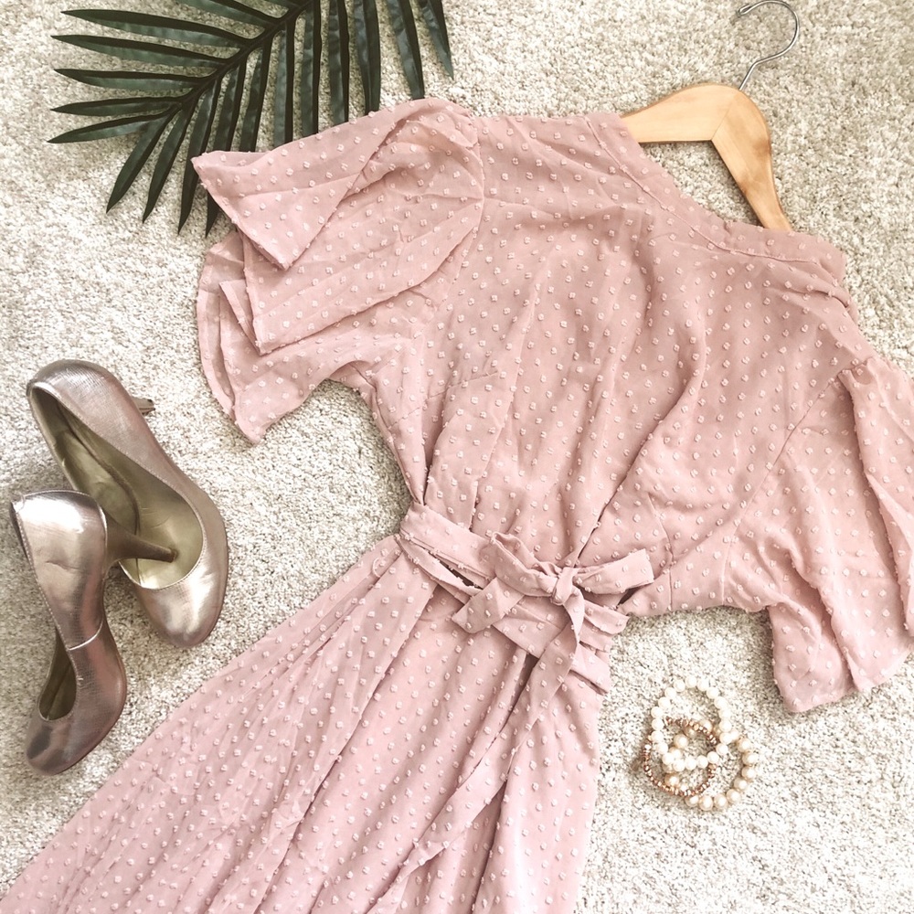 HP ⭐️ { SHEIN } *NWT* Flutter-Sleeve Dot Dress